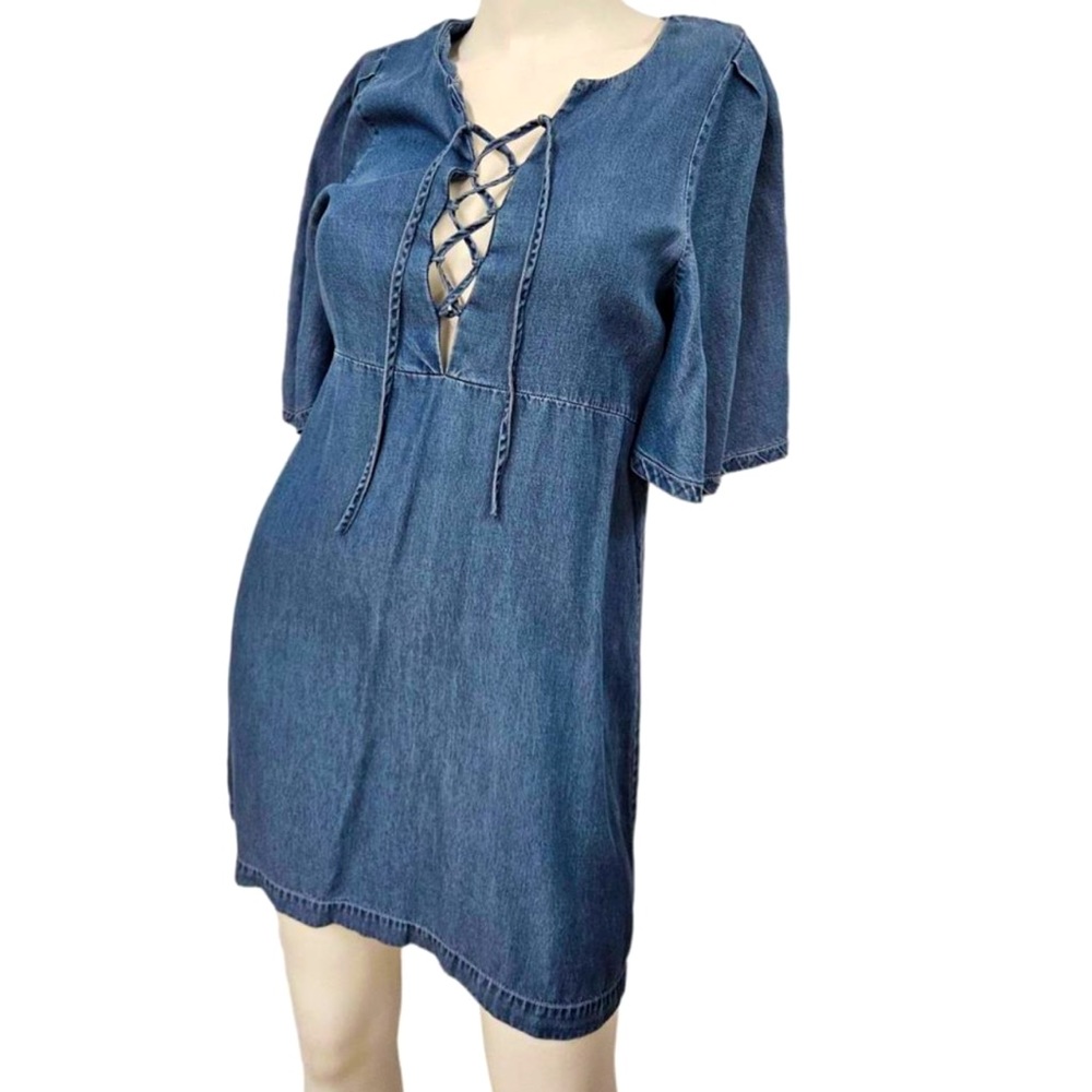 NWOT GUESS Chambray Lace Front Dress